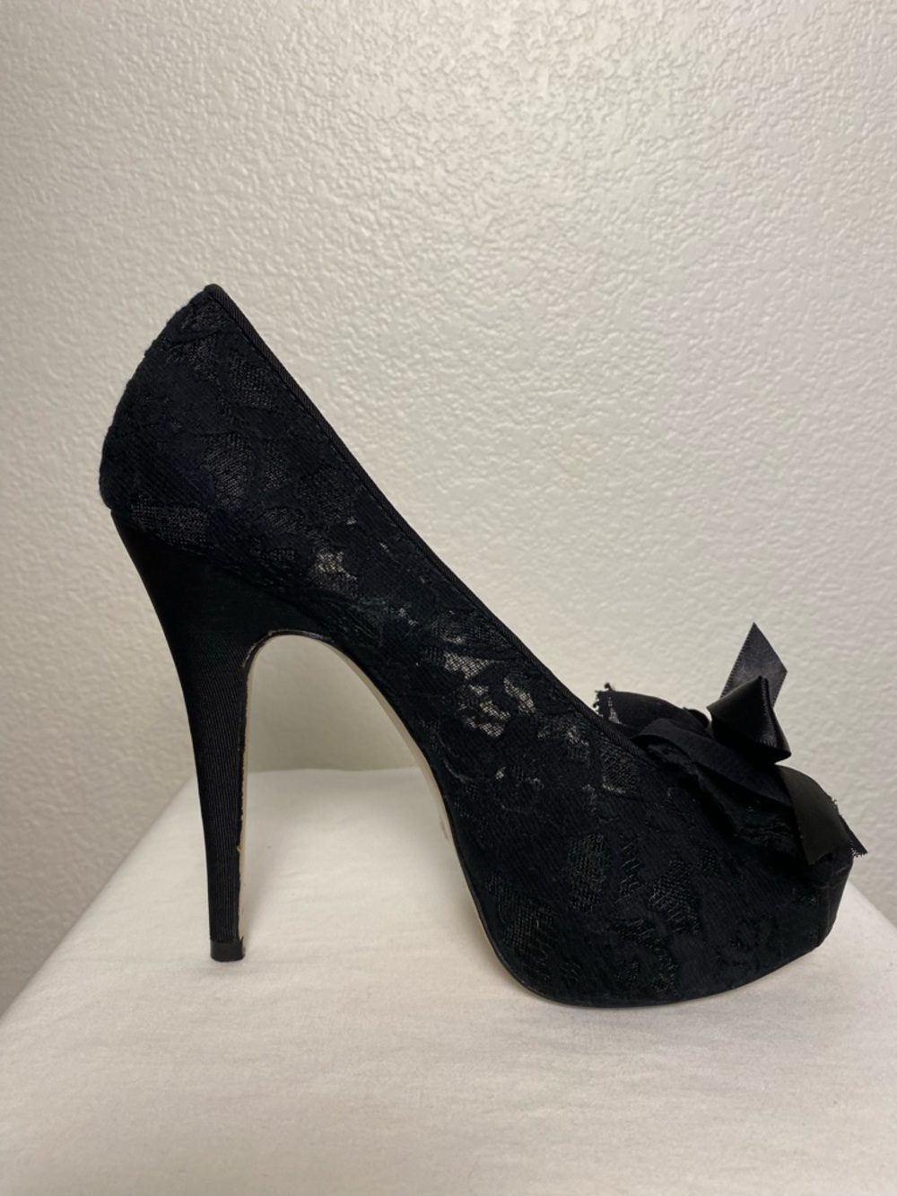 🖤 EUC Chinese Laundry Y2K Lace Bow Platform Heels – Black | Size 7 - Picture 7 of 9